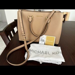 Michael Kors Savannah Satchel in Oyster